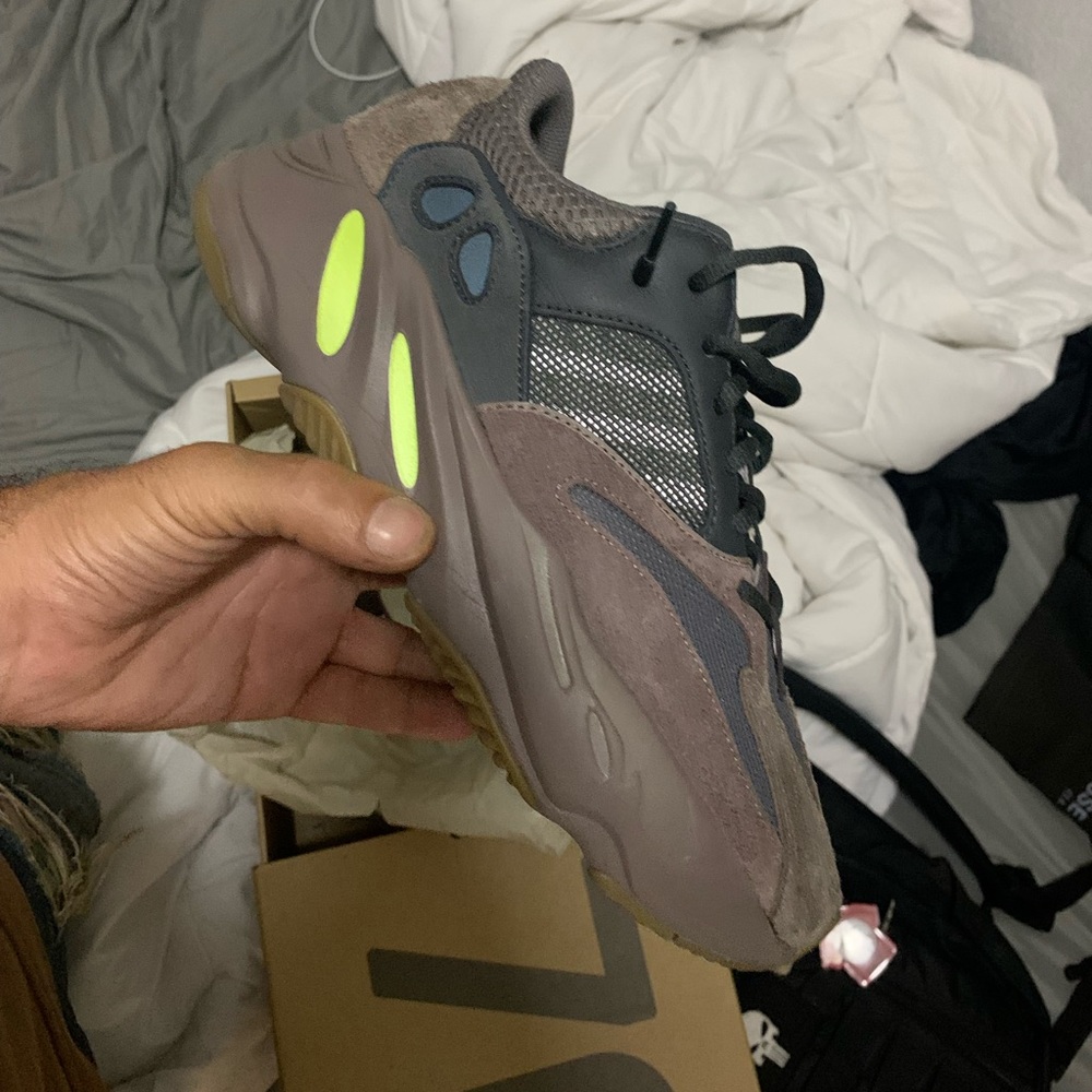 Yeezy Boost 700 Mauve